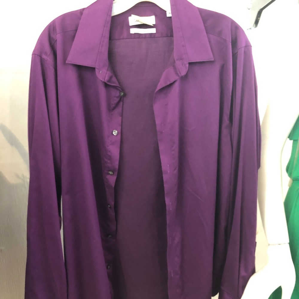 Calvin Klein men’s dress shirt small .